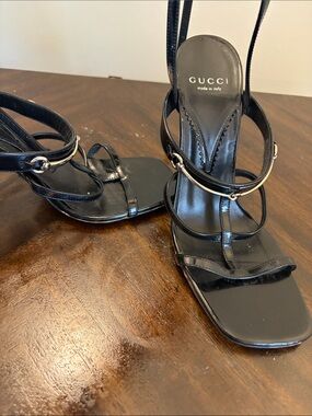 Gucci Black Patent Leather Ring-Detail Strappy Heels